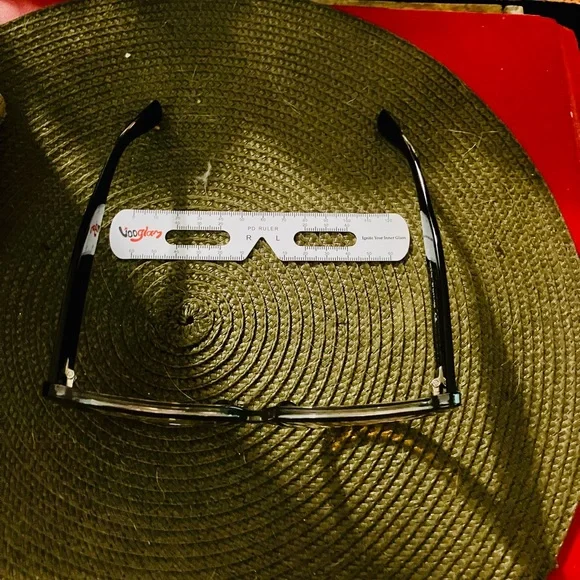 Funky glasses frames - Picture 3 of 4